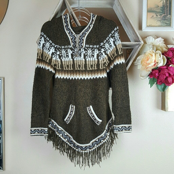 Alpaca Tops - Alpaca Fringe Hoodie | Size Small - Medium